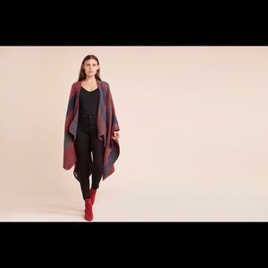 NWT, BB Dakota Poncho